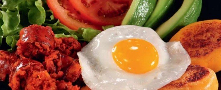 El Llapingacho se consolida como el nuevo icono del "confort food" andino en 2026